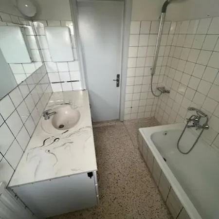 Guest house Folsted - Vaerelse 201 Fri Parkering Bindslev